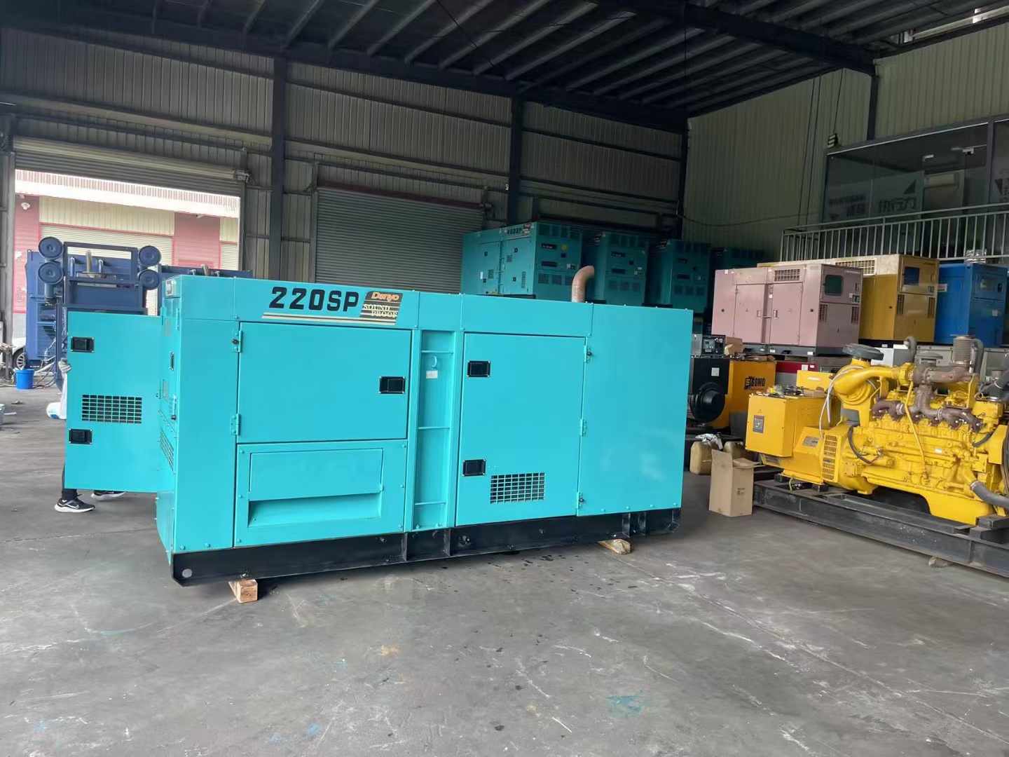 金堂800kW 柴油发电机的输出电流波动范围是多少？