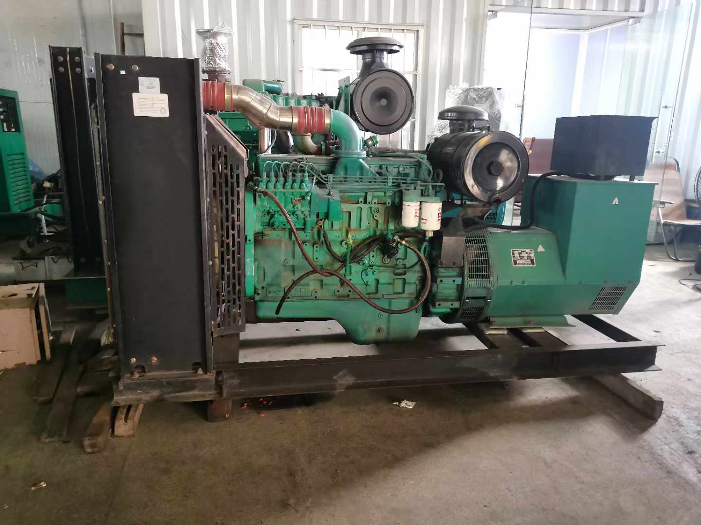 金堂发电机租赁如何确定电缆的承载电流是否在安全范围内？