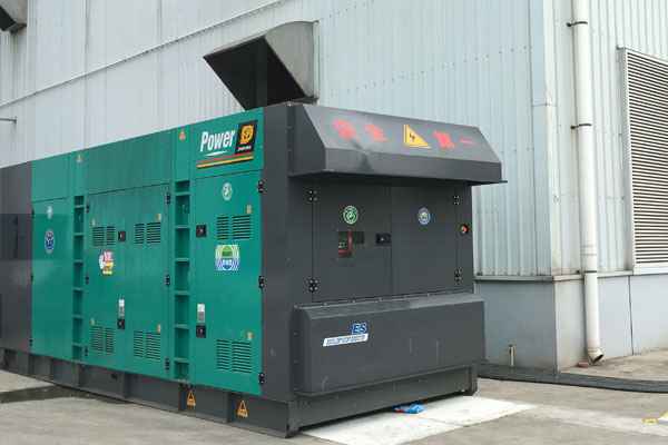 金堂燃油滤清器的更换流程是怎样的？