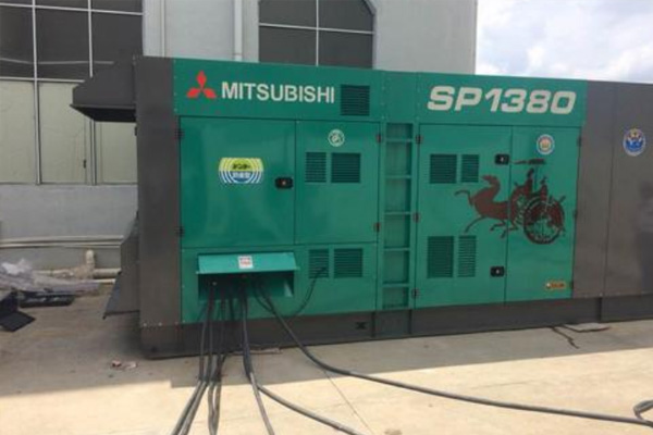 金堂为什么有些柴油发电机组的输出电压可以调节？