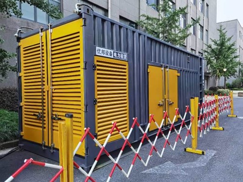 金堂如何使用转速表检查发动机的转速？