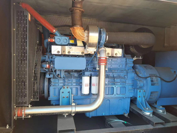 金堂燃油消耗率与进气温度的具体关系是什么？