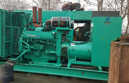 金堂发电机组如何判断水冷式机油散热器内部是否需要清洗？