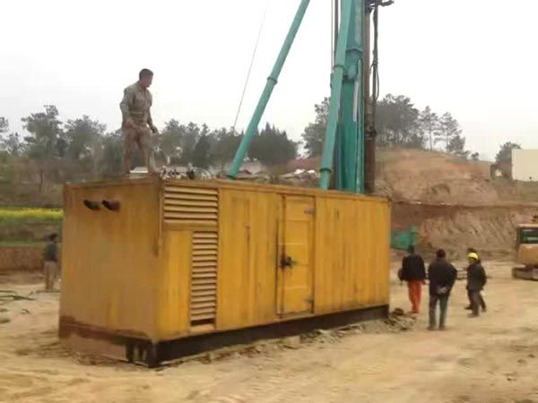 金堂如何判断水冷式机油散热器密封件是否需要更换？